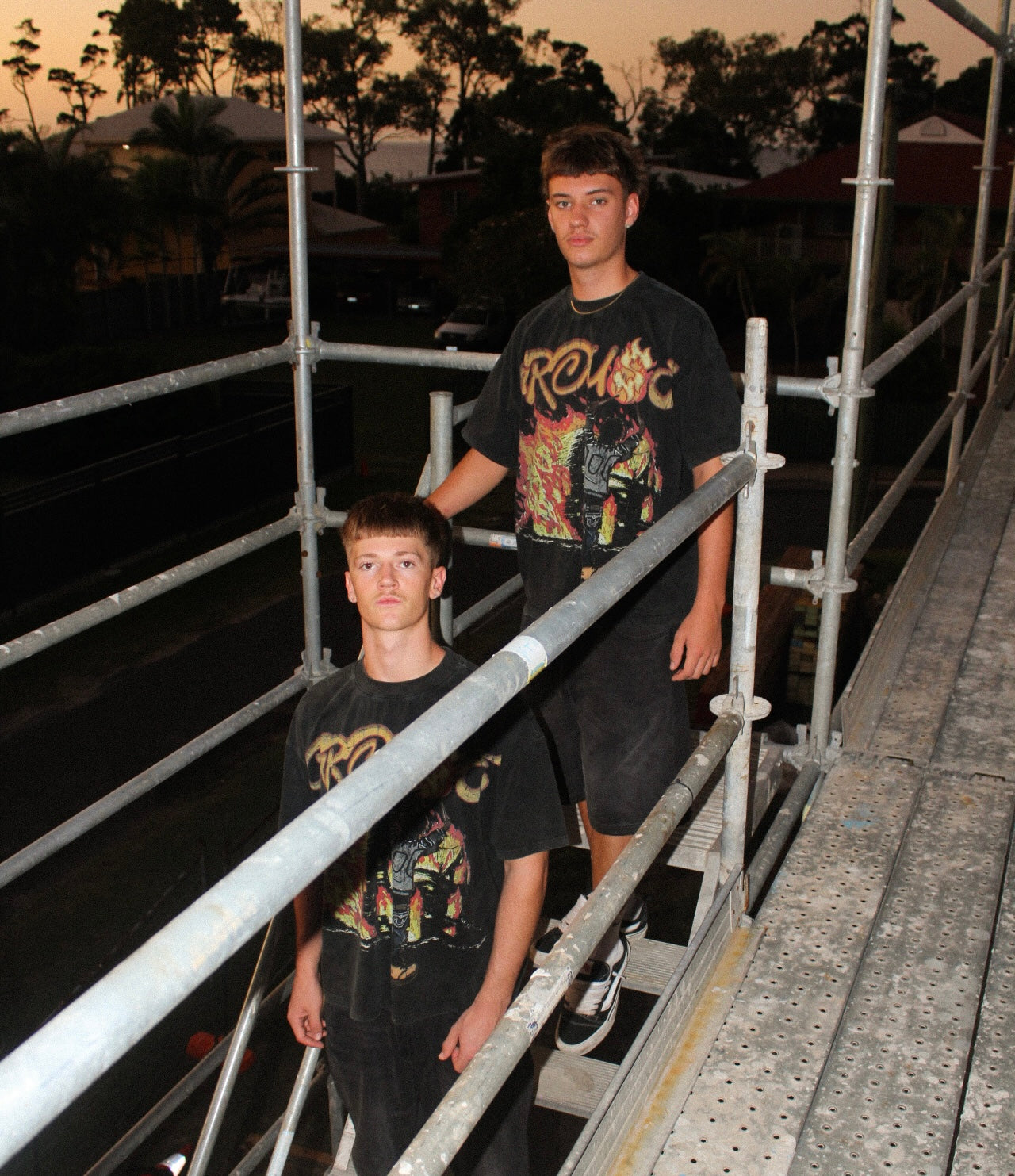 ‘HEAT RISES’ TEE